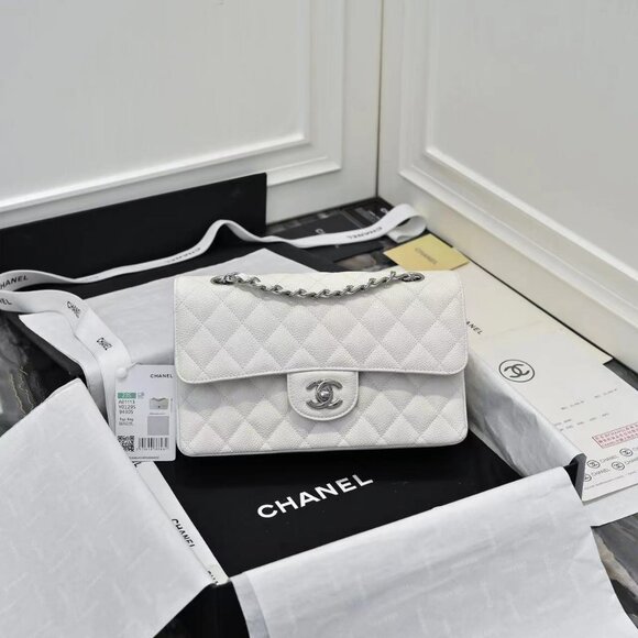 CHANEL Classic Flap Bag CF Bag Like New - Picture 2 of 9